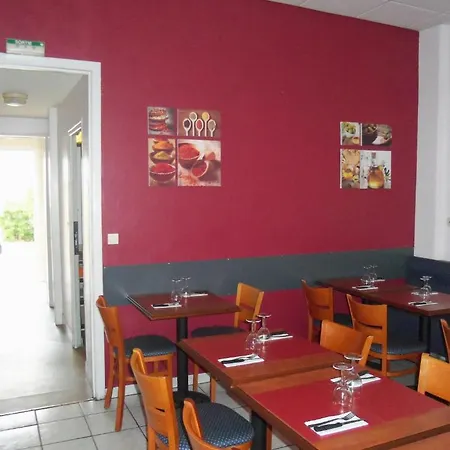 ホテル Les Caletes 2*